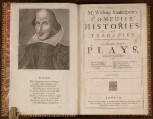 丸善・日本橋店で8月31日から9月27日まで開かれる「文学ｰミゲルとウィリアム」特集に出品されるシェイクスピア「戯曲全集」（フォース・フォリオ、1685年）。